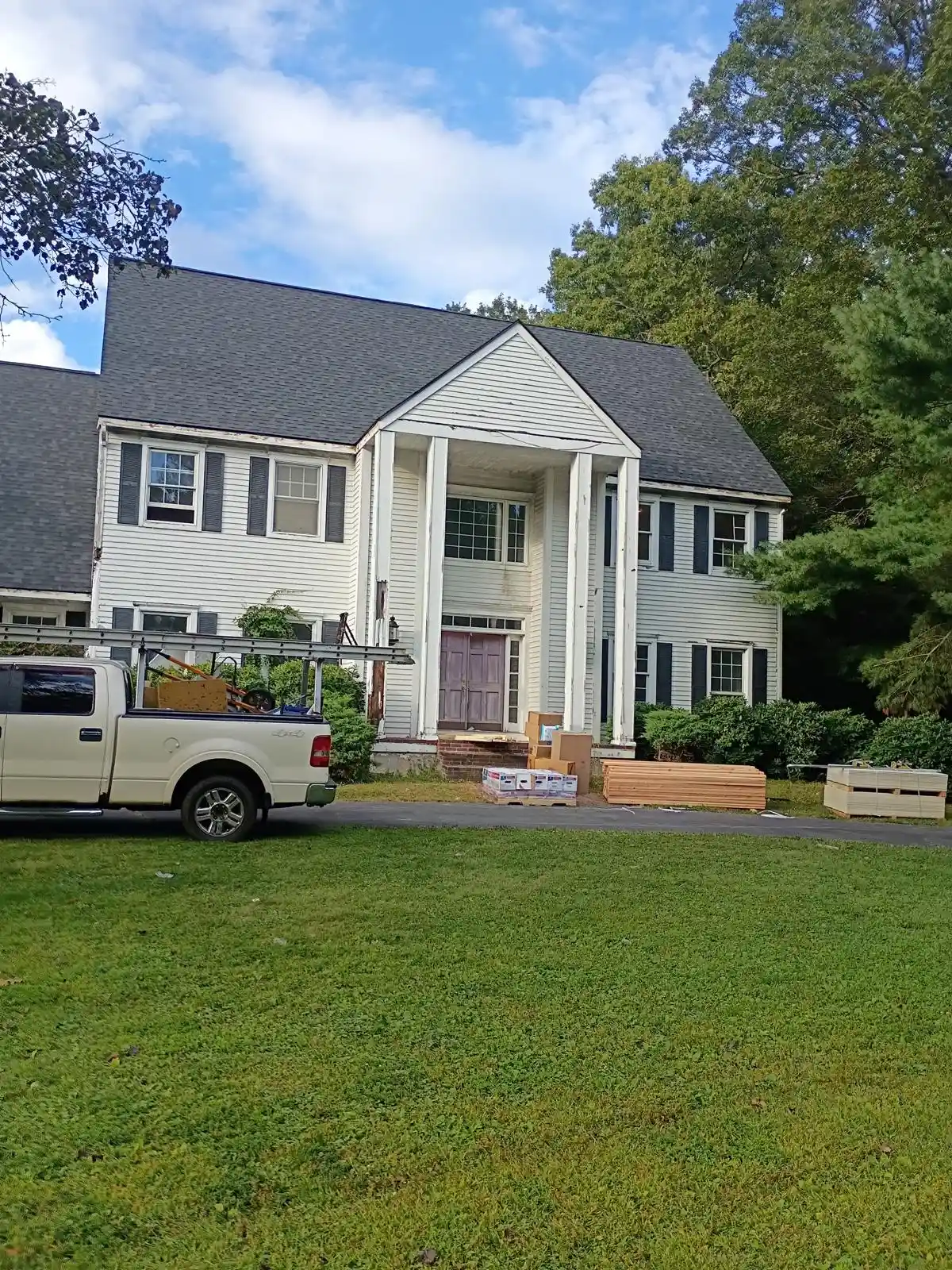 Siding installation on a Connecticut home
