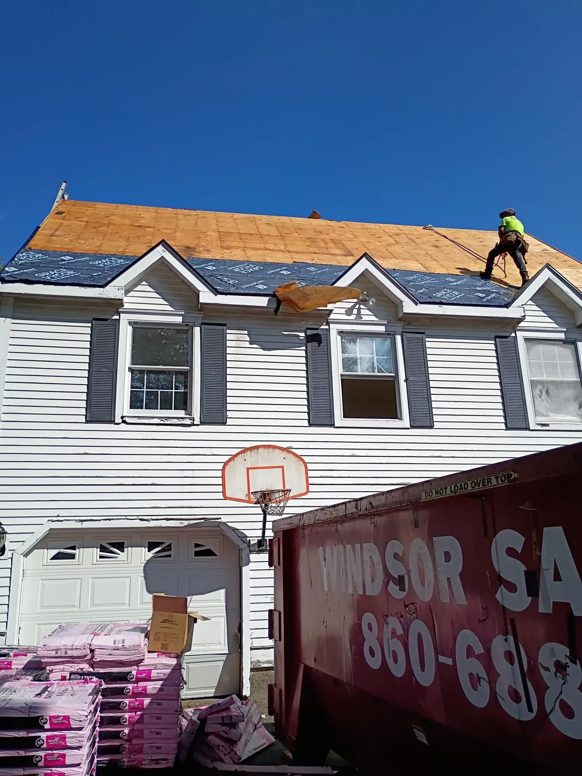 Asphalt roof in Connecticut showing wear and aging